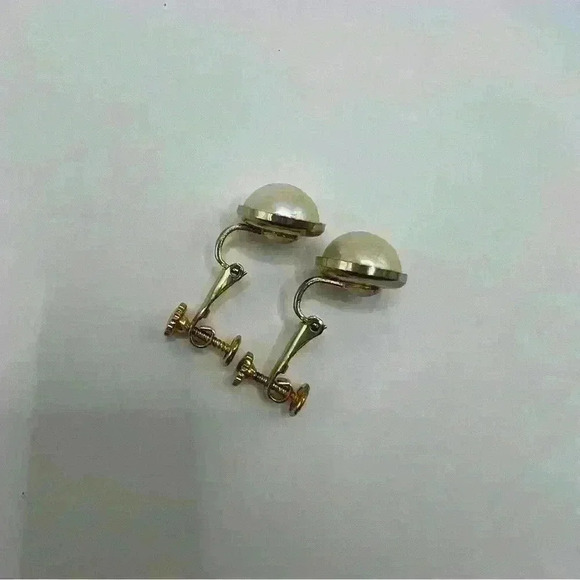 1960s Napier Half Pearl White Faux Pearl Gold Tone Clip On Screw Back Earrings - Picture 8 of 8